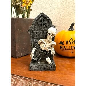 ☠️ NEW VIRAL TIKTOK HALLOWEEN RIP SKELETON ON TOMBSTONE CEMETERY FIGURE SPOOKY